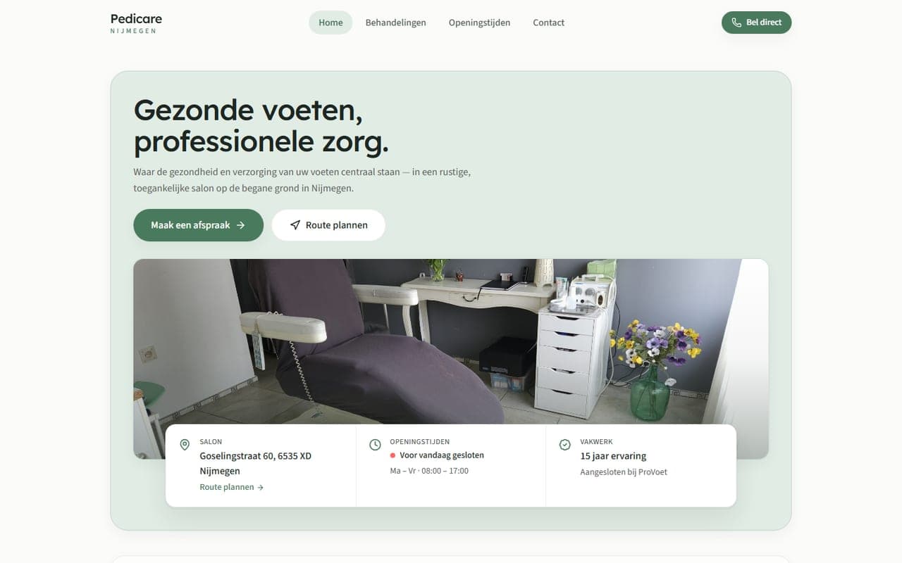 De homepage van pedicarenijmegen.nl met de knoppen om te bellen, te appen en de route te plannen